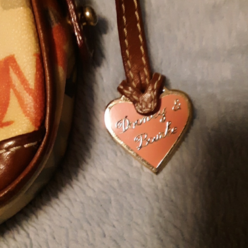 Dooney &Bourke purse